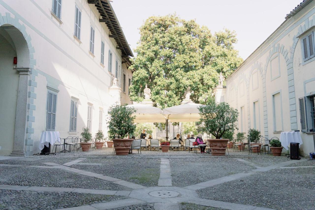 Caffe Delle Rose Les Chambres Verbania Exteriör bild